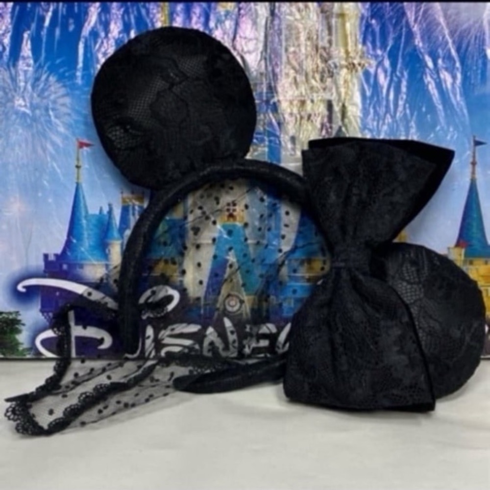 Disney parks haunted mansion funeral veil black lace Minnie Mouse ears